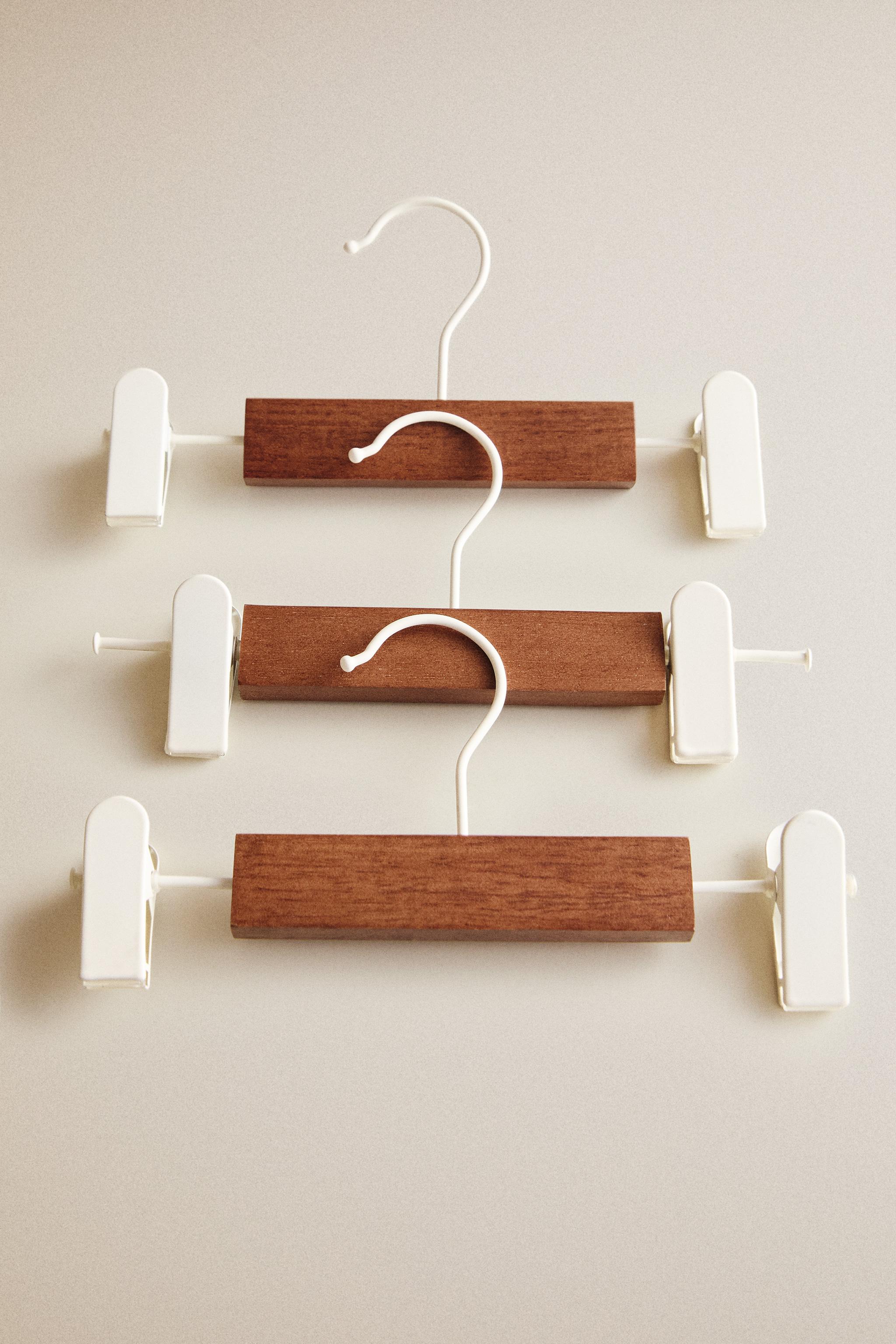 KIDS’ WOODEN CLIP HANGERS (SET OF 3)